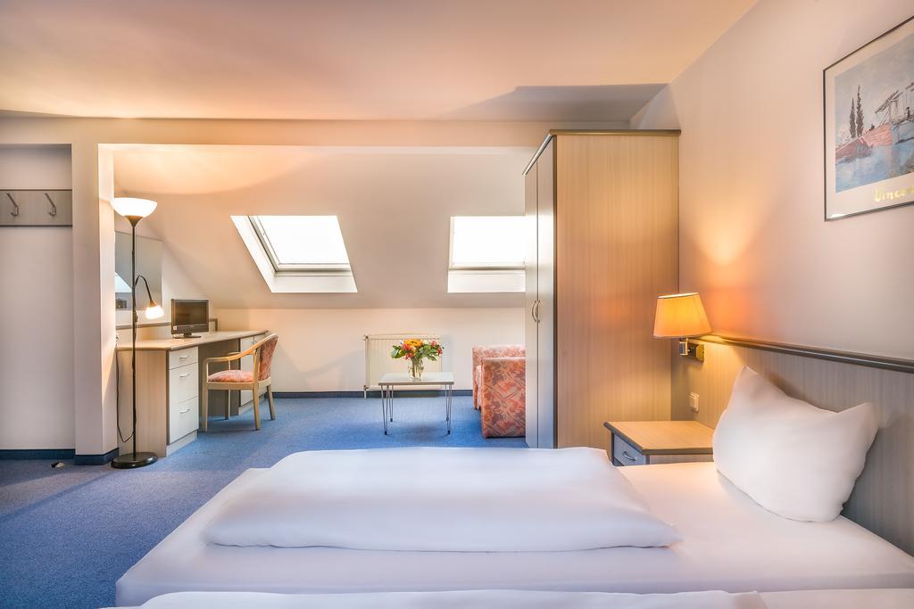 Hotel Am Bonhoefferplatz Dresda Esterno foto