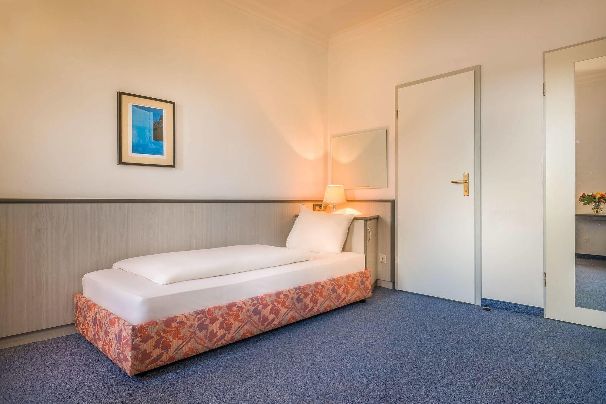 Hotel Am Bonhoefferplatz Dresda Esterno foto