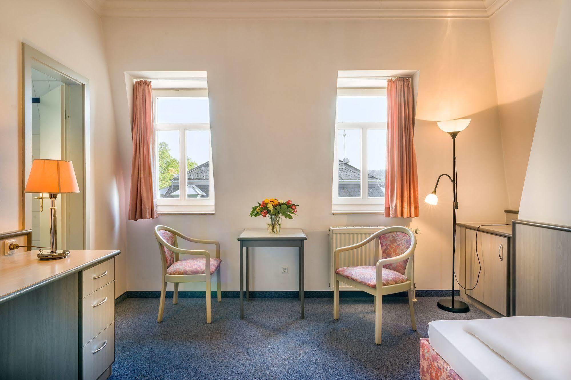 Hotel Am Bonhoefferplatz Dresda Esterno foto